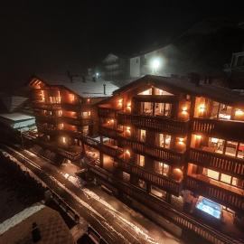 La Cresta Chalet，位于布勒伊-切尔维尼亚的酒店