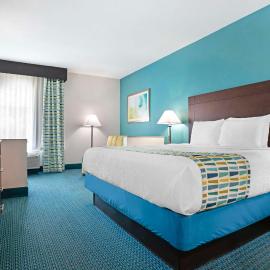 Best Western Plus Blue Angel Inn，位于彭萨科拉的酒店