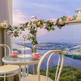 Gold Coast PIK Apartments by Host Jess，位于雅加达的酒店