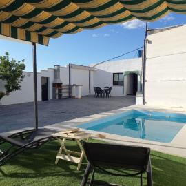 Apartamento rural Entreolivos，位于拜纳的酒店