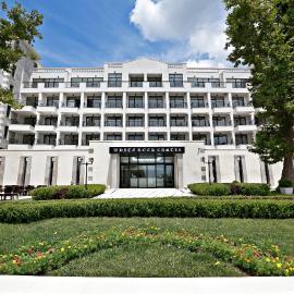 White Rock Castle Hotel & Wellness Club，位于巴尔奇克的酒店
