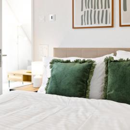 STAYY Flagship Limmattal Premium Apartments - 24h Self Check-in free Parking free EV Wallbox，位于施利伦的酒店