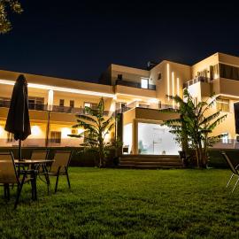 Airscape Hotel Free Shuttle From And To Athen's Airport，位于阿特米达的酒店