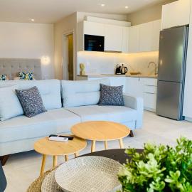 Thelfi Luxury studio in Attica - close to varkiza beach - Sea view，位于瓦里的酒店