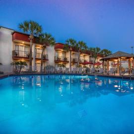 La Quinta by Wyndham Clearwater Central，位于克利尔沃特的酒店