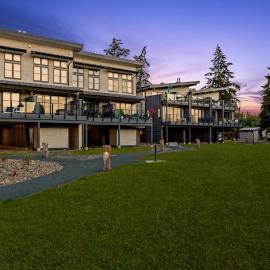 Ocean View Townhouse #27，位于Oyster Bay的酒店