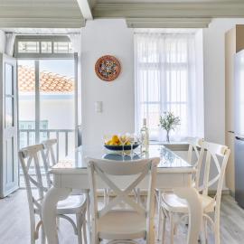 Amorama Suites - Authentic Village Stay in Glossa，位于格洛萨的酒店