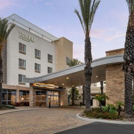Fairfield Inn & Suites by Marriott Tustin Orange County，位于塔斯廷的酒店
