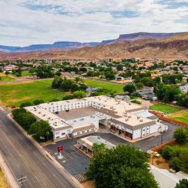 Ramada by Wyndham La Verkin Zion National Park，位于拉沃肯的酒店