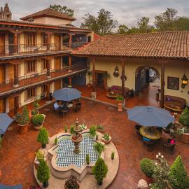 Hotel la Parroquia，位于帕茨库卡罗的酒店