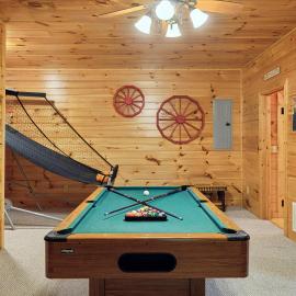 Lucky Cub Cabin，位于赛维尔维尔的酒店