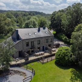Charming Home in Rural Setting with Sauna，位于埃尔泽的酒店