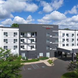Courtyard by Marriott Philadelphia Bensalem，位于本赛霖姆的酒店