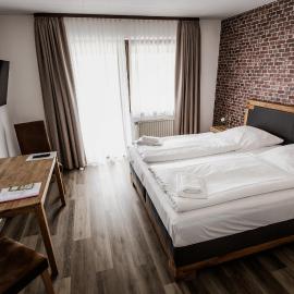 Hotel-Restaurant Zum Schwalbennest，位于阿尔斯费尔德的酒店