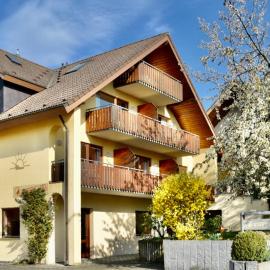 Wohlfühlhotel Sonnengarten，位于于伯林根的酒店