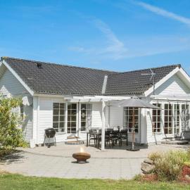 2 Bedroom Cozy Home In Millinge，位于Millinge的酒店