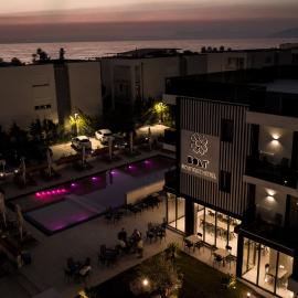 BOLT Boutique Hotel，位于莱什的酒店