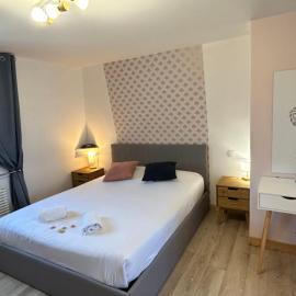 Logis Hôtel Restaurant SPA Le Tosny，位于埃派涅的酒店