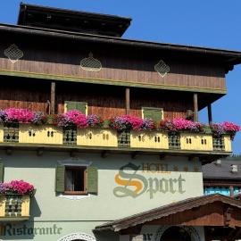Hotel Sport，位于萨帕达的酒店