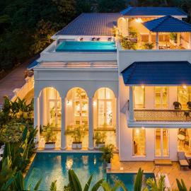 StayVista at Casa Armeh Premium Villa with Rooftop Pool，位于西奥利姆的酒店