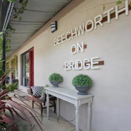 Beechworth On Bridge Motel，位于比奇沃斯的酒店