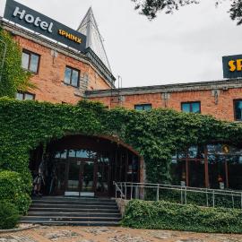 Hotel Sphinx，位于Żabia Wola的酒店