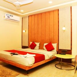 Hotel Satpura Inn`，位于伯杰默里的酒店