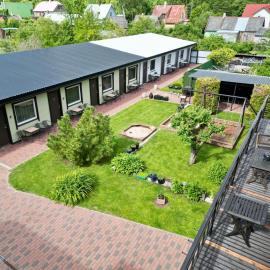 Guesthouse Männiku，位于派尔努的酒店
