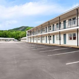 Rodeway Inn Gorham Riverside，位于戈勒姆的酒店