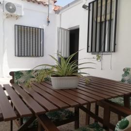 Casa de Tina y Cora，位于Mora的酒店