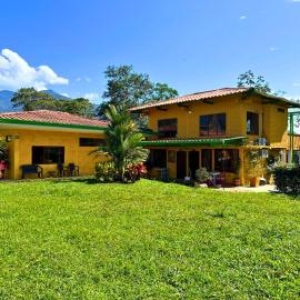 El Ensueño Ecohostal & Glamping，位于莫科阿的酒店