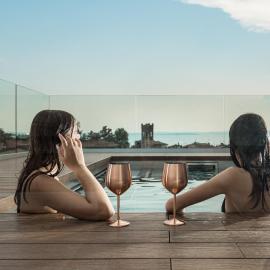 WANDERLUST HOTEL & APARTMENTS - SUITE & SPA - Bardolino, Lago di Garda - Verona，位于巴多利诺的酒店