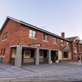 The George Hotel Bathurst，位于巴瑟斯特的酒店