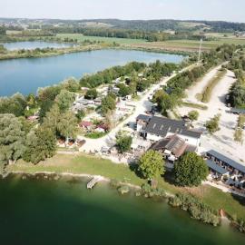 Seehaus Mamming - Hotel - Schlaffässer - Biergarten - Camping,位于Mamming的酒店