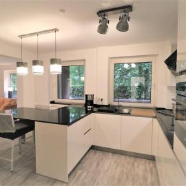 Riverside: Messe-, Business-, Ferienwohnung，位于莱希林根的酒店