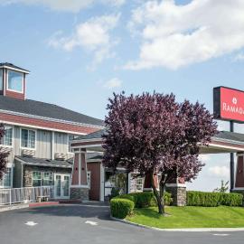 Ramada by Wyndham Moses Lake，位于摩西莱克的酒店