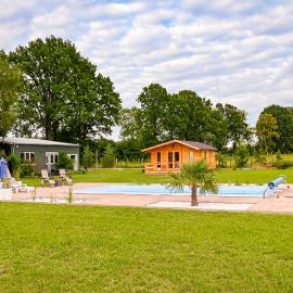 Nowy domek z podgrzewanym basenem na wyłączność，位于布拉涅沃的酒店