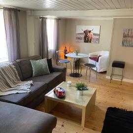 Stathelle Heritage Retreat Apartment，位于Bamble的酒店