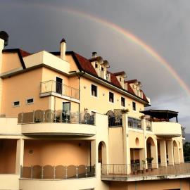 Hotel Sette E Mezzo,位于卡斯德鲁西苏比的酒店