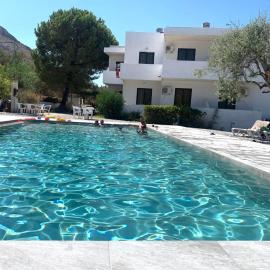 Hotel Narkissos,位于阿彻奇洛斯的酒店