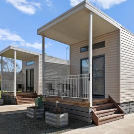 Shepparton Holiday Park，位于谢珀顿的酒店
