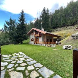 Alloggio in Chalet - Chalet La Luge，位于Cerise的酒店