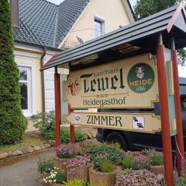 Landhaus Tewel Hotel mit Restaurant 14KM vom Heide-Park，位于Tewel的酒店