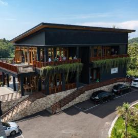 Drini Hills Diamond Villa，位于Brono的酒店