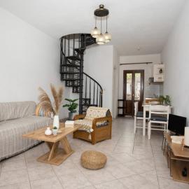 Seafront & Sunsets Sigri House，位于Sígrion的酒店