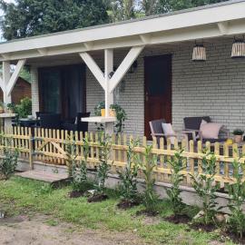 Casa Chill, fijn, vrijstaand chalet bij bos，位于安卢的酒店