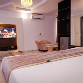247 Luxury Hotel，位于莱基的酒店