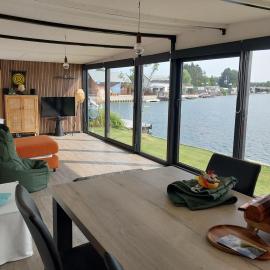 Lakeside Wevelgem，位于韦弗尔海姆的酒店