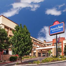 AmericInn by Wyndham Omaha，位于奥马哈的酒店