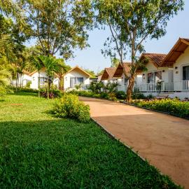 White Wood Resort By Stone Wood Hotels，位于莫尔吉姆的酒店